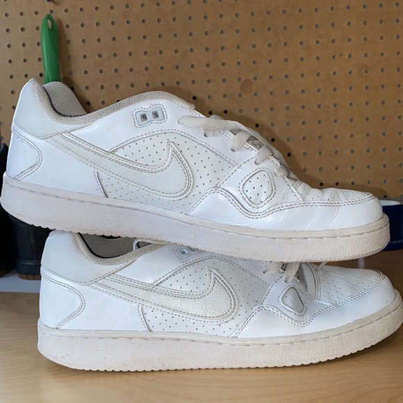 Nike Force All white Sneaker - Picture 15 of 16